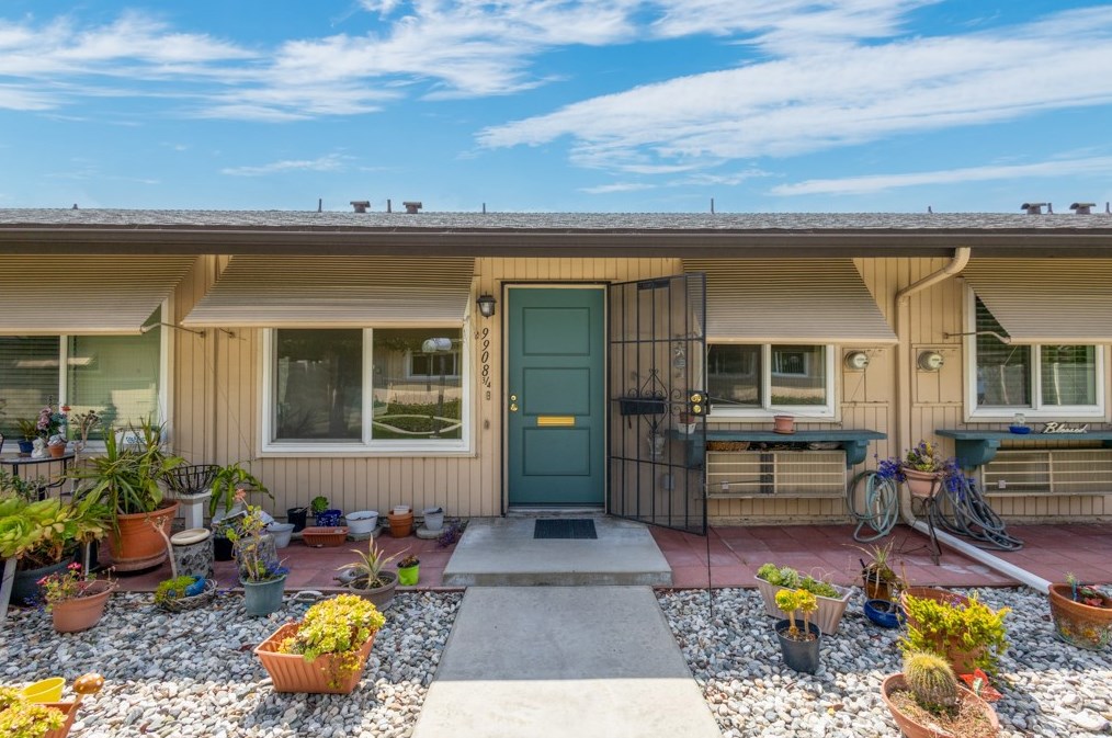 9908 Cedar St, Bellflower CA 90706-6910 exterior