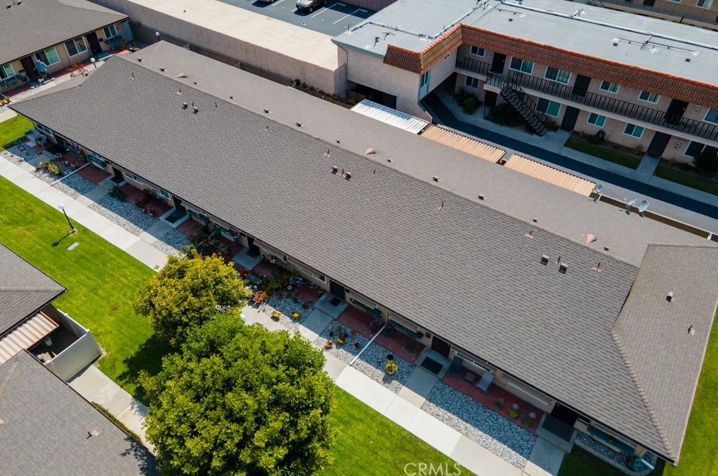 9908 Cedar St, Bellflower CA 90706-6910 exterior