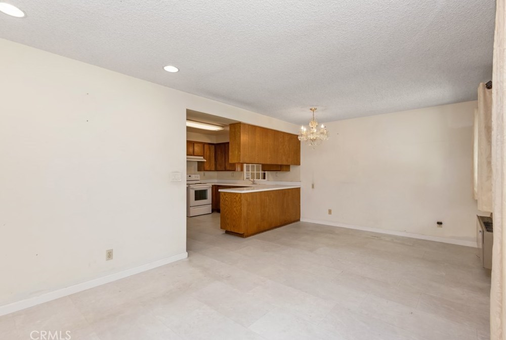 9908 Cedar St, Bellflower CA 90706-6910 exterior