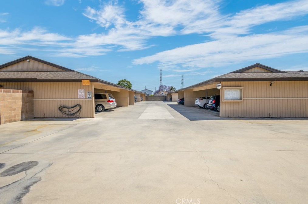 9908 Cedar St, Bellflower CA 90706-6910 exterior