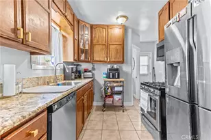 225 S Kern Ave, Los Angeles, CA 90022 - Photo 17