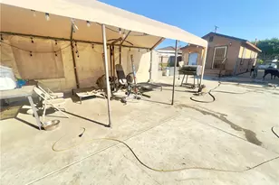 223 S Kern Ave, Los Angeles, CA 90022 - Photo 9