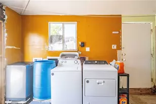 5864 Bonsallo Ave, Los Angeles, CA 90044 - Photo 37