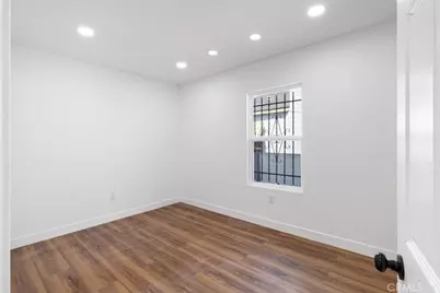 727 E 94th Street, Los Angeles, CA 90002 - Photo 21