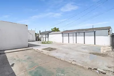 727 E 94th Street, Los Angeles, CA 90002 - Photo 33