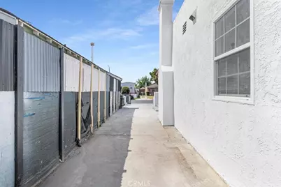 727 E 94th Street, Los Angeles, CA 90002 - Photo 35