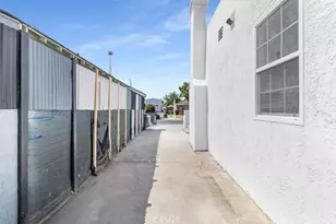 727 E 94th St, Los Angeles, CA 90002 - Photo 35