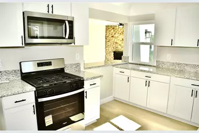 9106 S Gramercy Place, Los Angeles, CA 90047 - Photo 15