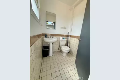 10055 Flower Street, Bellflower, CA 90706 - Photo 13