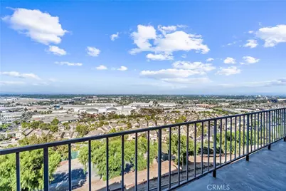 2700 E Panorama Drive #402, Signal Hill, CA 90755 - Photo 1