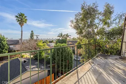 2264 Rose Avenue, Signal Hill, CA 90755 - Photo 13