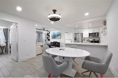 327 Chestnut Avenue #102, Long Beach, CA 90802 - Photo 1