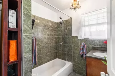 657 W 66th, Los Angeles, CA 90044 - Photo 13