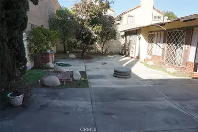 8121 Rosecrans, Paramount, CA 90723 - Photo 15