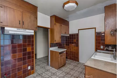1021 W 48th, Los Angeles, CA 90037 - Photo 13