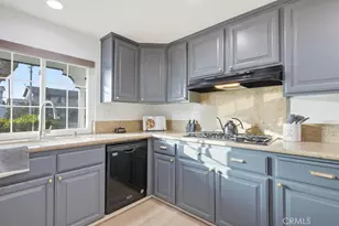 10232 Hialeah, Cypress, CA 90630 - Photo 17