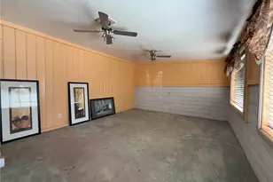 18284 9th St, Bloomington, CA 92316 - Photo 23