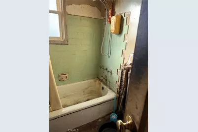 519 S Holly, Compton, CA 90221 - Photo 5