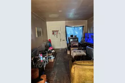 519 S Holly, Compton, CA 90221 - Photo 3