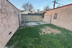 2065 W 65th, Los Angeles, CA 90047 - Photo 27