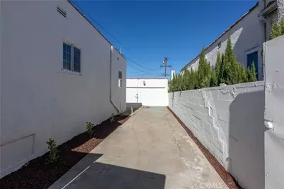 1529 W 96th Street, Los Angeles, CA 90047 - Photo 41
