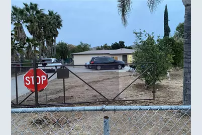 10025 Mission, Jurupa Valley, CA 92509 - Photo 23