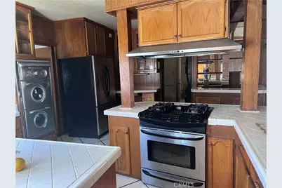 8230 Park Circle, Inglewood, CA 90305 - Photo 9