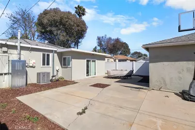200 E Barclay Street, Long Beach, CA 90805 - Photo 17