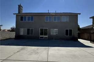 15082 Zircon, Victorville, CA 92394 - Photo 17