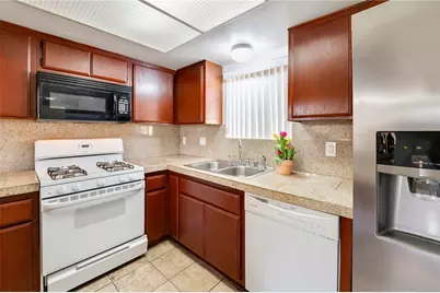 16331 Cornuta Avenue #E, Bellflower, CA 90706 - Photo 9