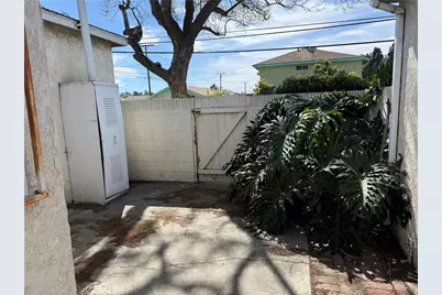 2801 Adriatic Avenue, Long Beach, CA 90810 - Photo 15