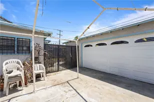 1116 W 76th, Los Angeles, CA 90044 - Photo 37