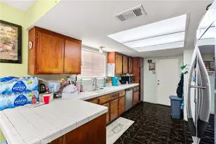 14134 Orizaba, Paramount, CA 90723 - Photo 9