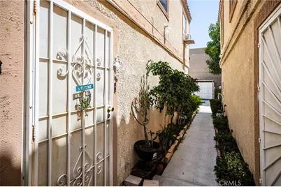 14134 Orizaba, Paramount, CA 90723 - Photo 3