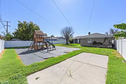 1659 E Plymouth, Long Beach, CA 90805 - Photo 39