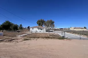 11918 Hemlock, Hesperia, CA 92345 - Photo 3