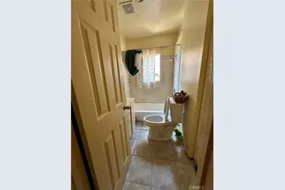 5017 S San Pedro, Los Angeles, CA 90011 - Photo 11