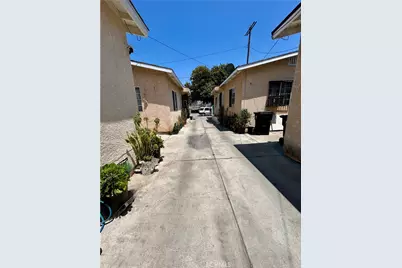5017 S San Pedro, Los Angeles, CA 90011 - Photo 3