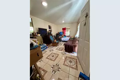 5017 S San Pedro, Los Angeles, CA 90011 - Photo 13