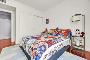 23041 La Granja, Valencia, CA 91354 - Photo 35