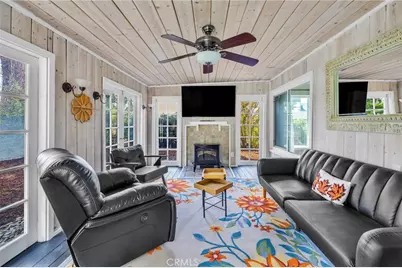 23041 La Granja, Valencia, CA 91354 - Photo 3
