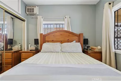 201 W 50th, Los Angeles, CA 90037 - Photo 29