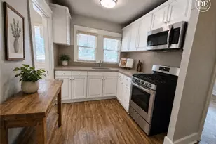 323 W 82nd St, Los Angeles, CA 90003 - Photo 9