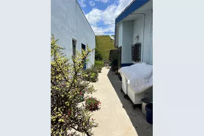 13175 Blvd. Paramount, South Gate, CA 90280 - Photo 11