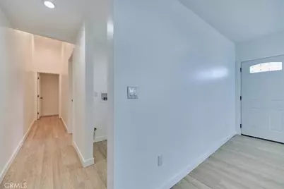 402 E 93rd Street, Los Angeles, CA 90003 - Photo 15