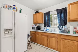8701 Menlo, Los Angeles, CA 90044 - Photo 19