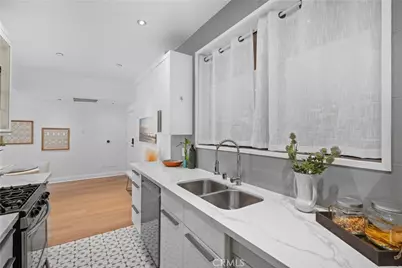 828 N Hudson Avenue #106, Los Angeles, CA 90038 - Photo 11