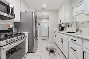 11423 213th, Lakewood, CA 90715 - Photo 9