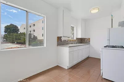 721 W 54th Street, Los Angeles, CA 90037 - Photo 5