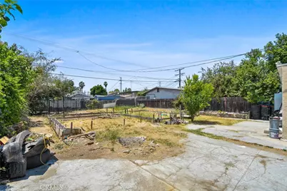 9307 Beach, Los Angeles, CA 90002 - Photo 13